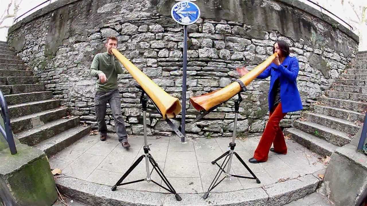 Adèle y Zalem: dúo de didgeridoo en directo